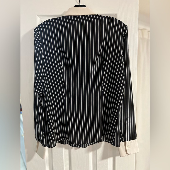 Michael Kors Black + White striped Button down silk shirt, size 8. - Picture 2 of 4